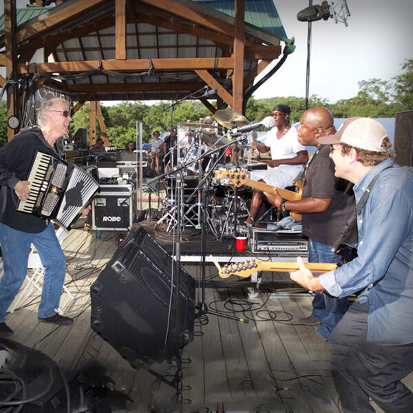 Bruce Hornsby & The Noisemakers - Stream Live and Download Concerts